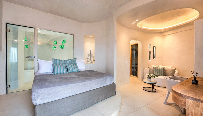 5* Athina Luxury Suites